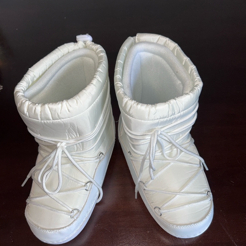 SEQWL Snow White Winter Boots